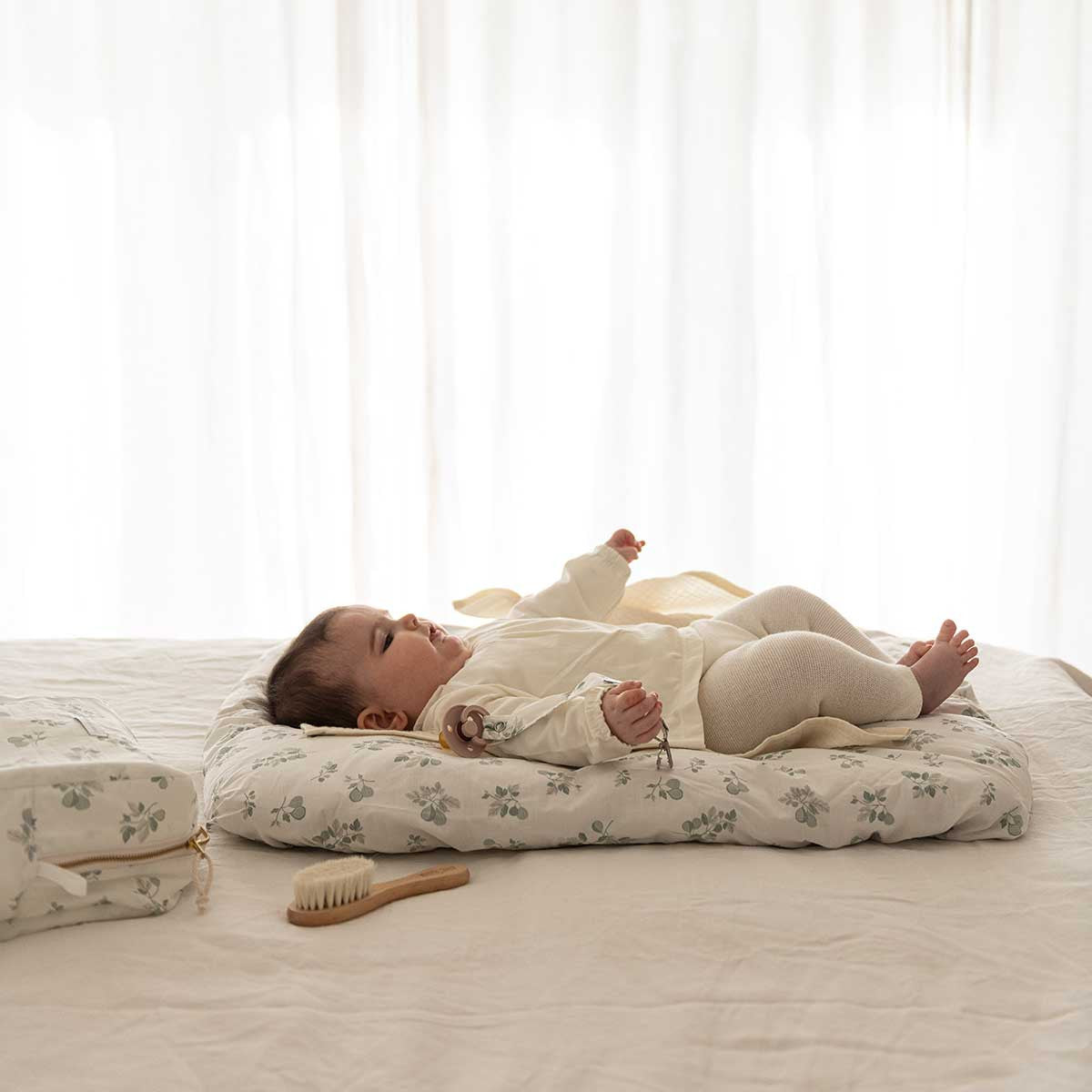 FIGUIER changing mat cover + 2 ECRU diapers