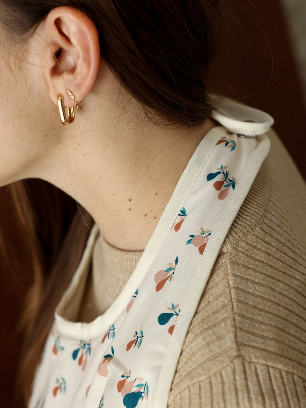 attache tablier de bain poires