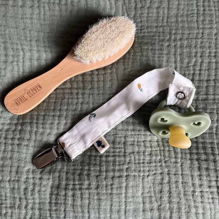 Attache tétine plein air et brosse