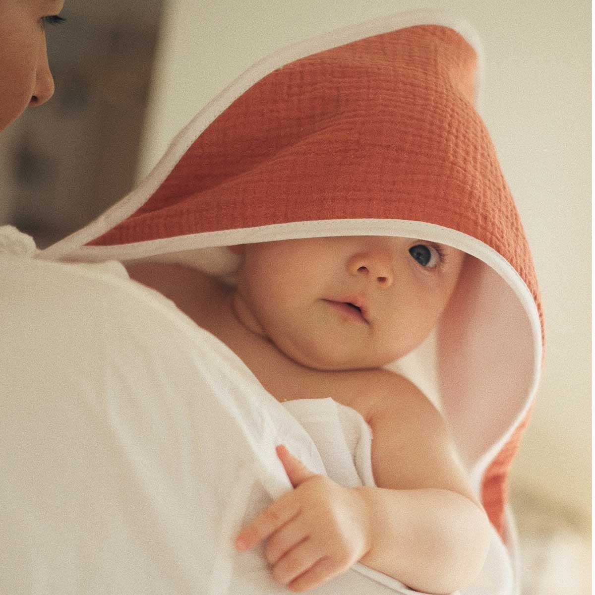 Baby bath cape marsala close-up