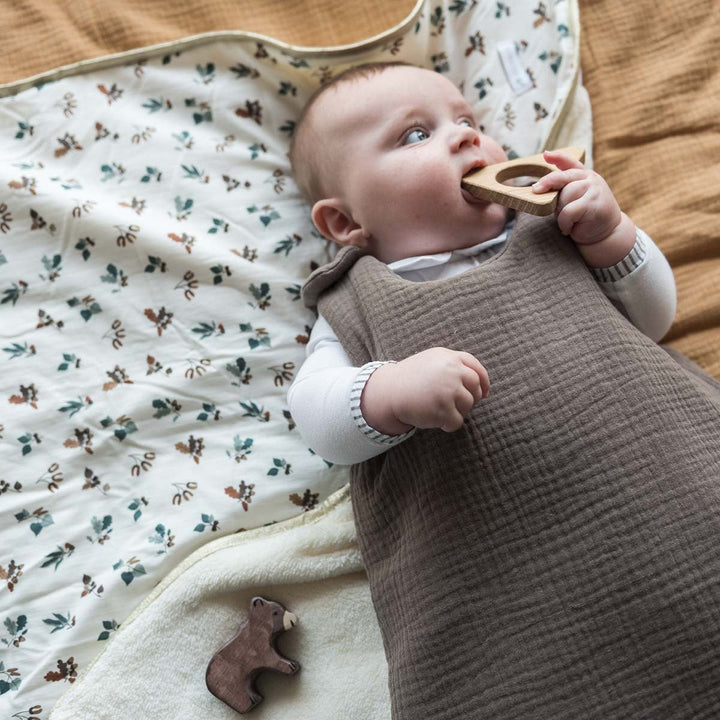 Bébé avec une gigoteuse taupe tog 2