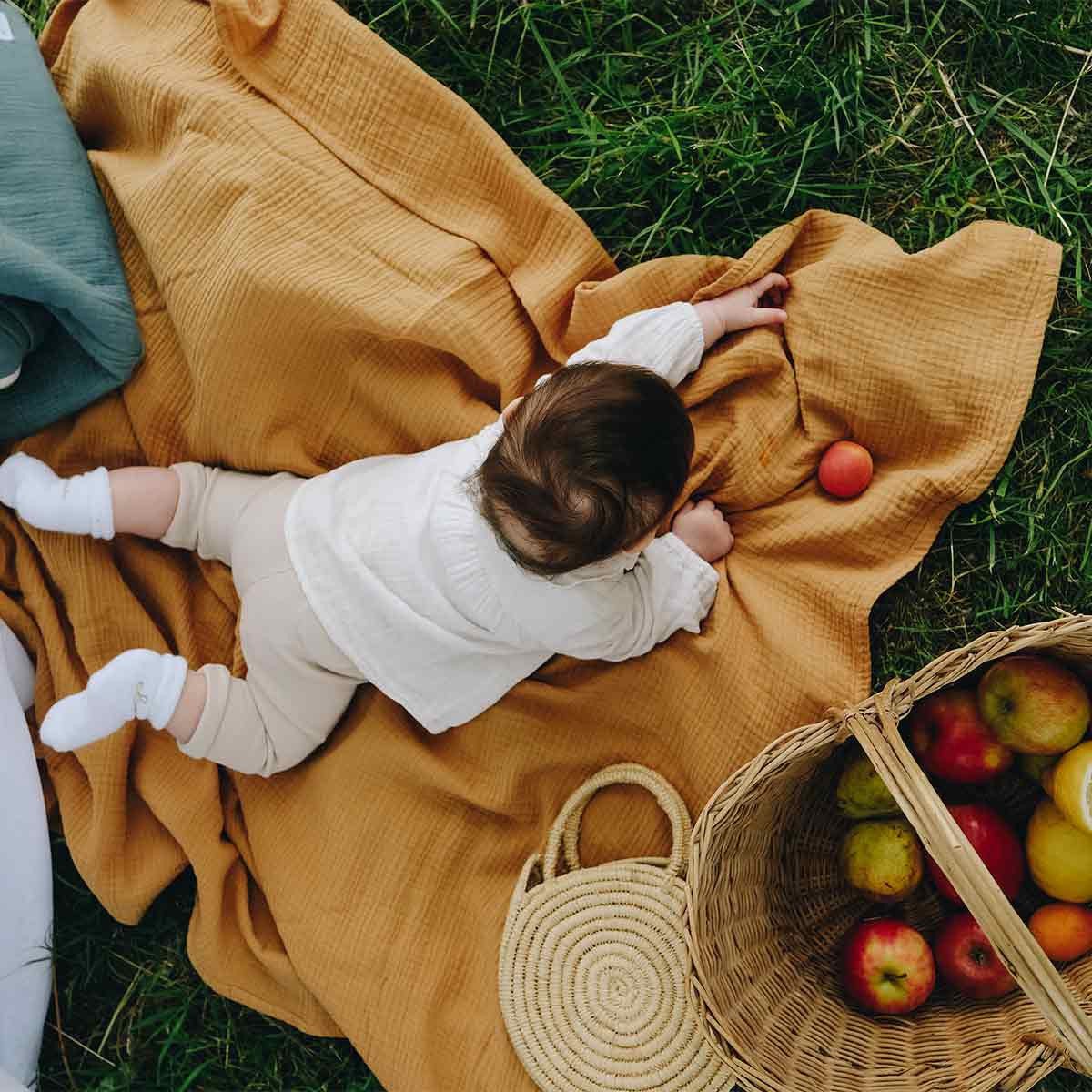 Baby on a camel cotton gauze maxi diaper