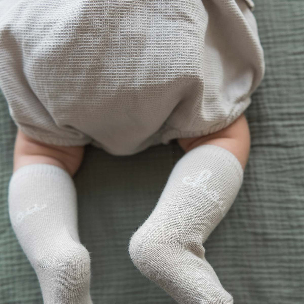 Chou" embroidered sand socks