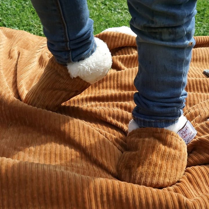 Chaussons bebe en velours camel