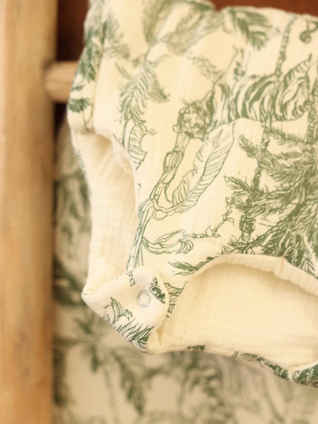 détail turbulette motif jungle