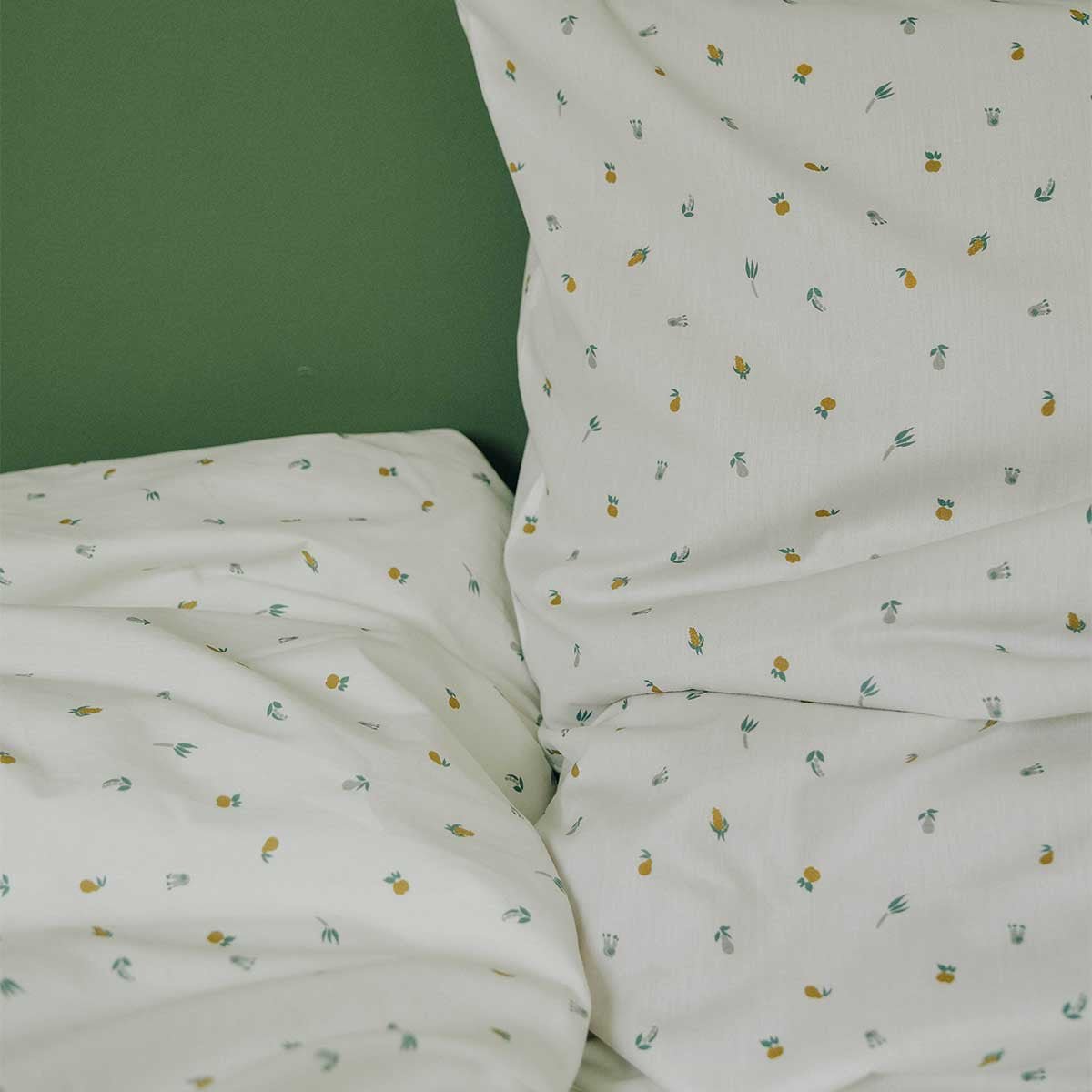 Children's comforter cover in organic cotton plein air seen up close