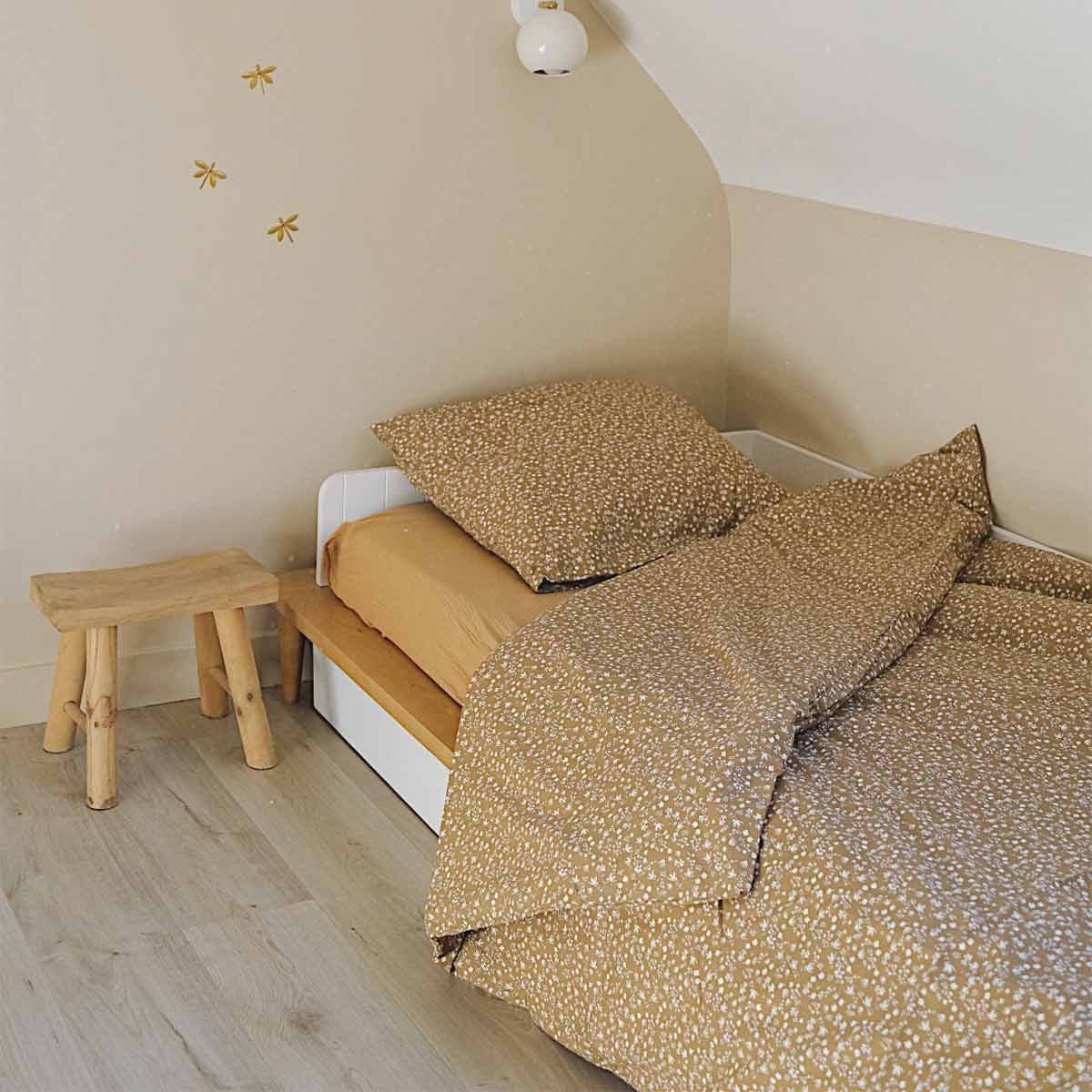 Children's comforter cover stolen from a child's bedroom