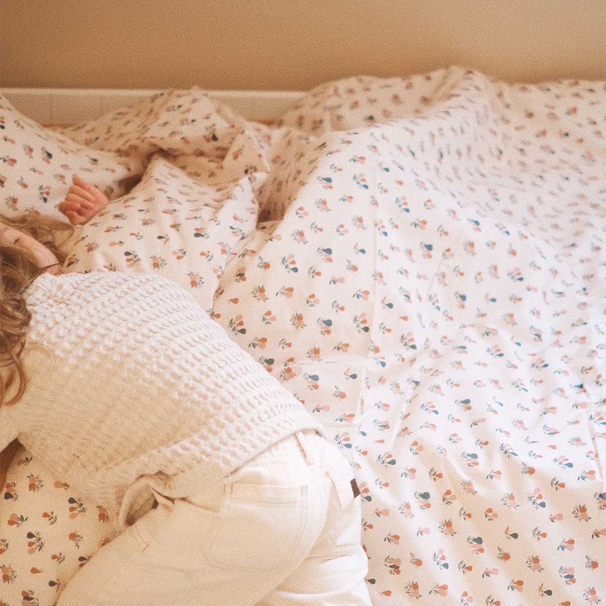 Children's comforter cover with pear motif