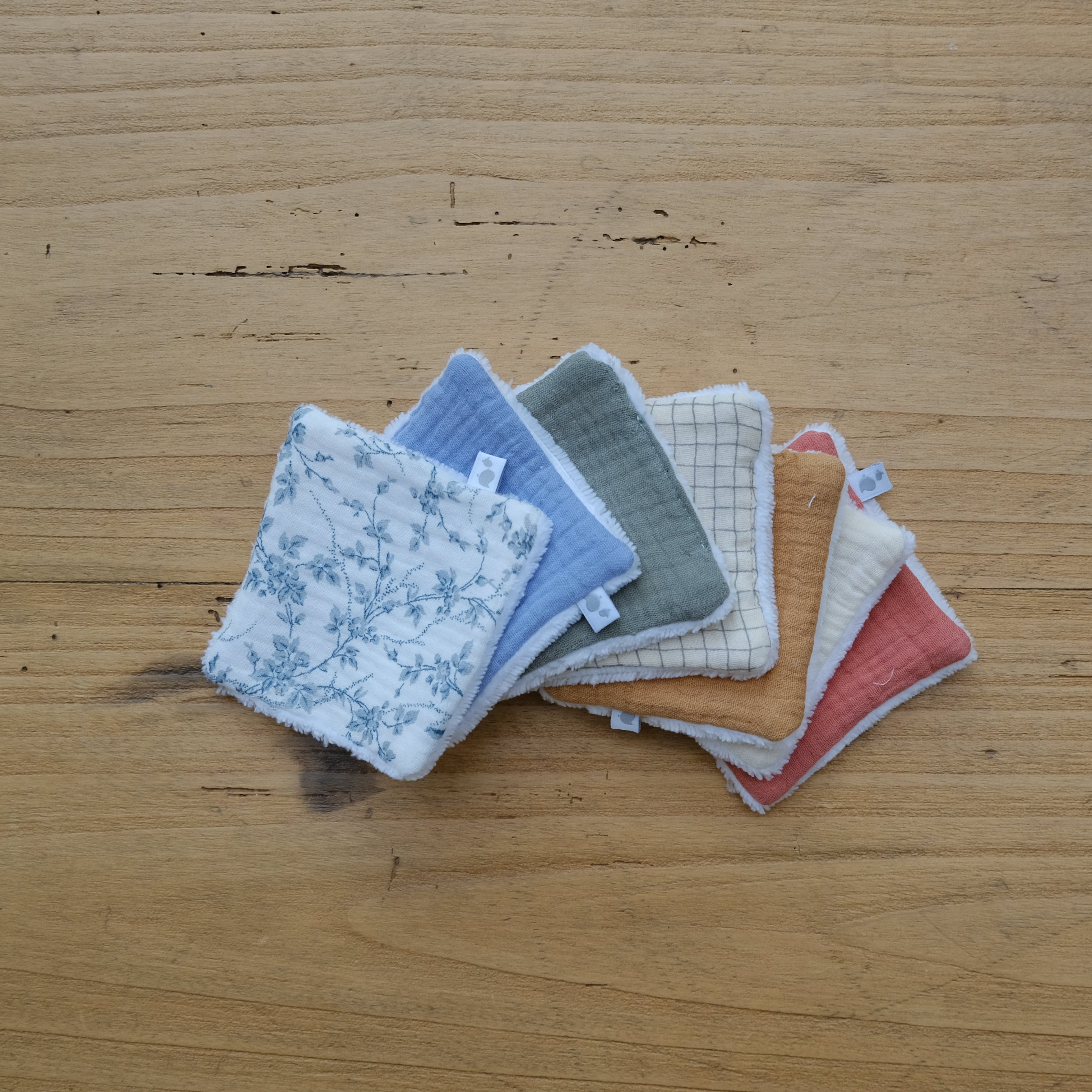 Petites lingettes démaquillantes lavables