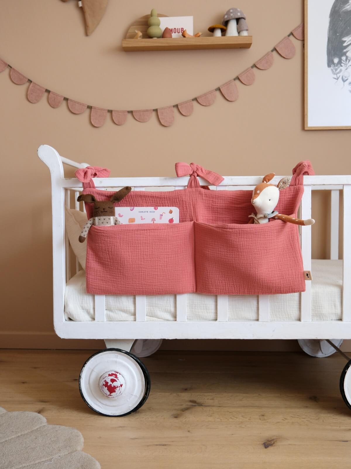 Range pyjama gaze de coton rose