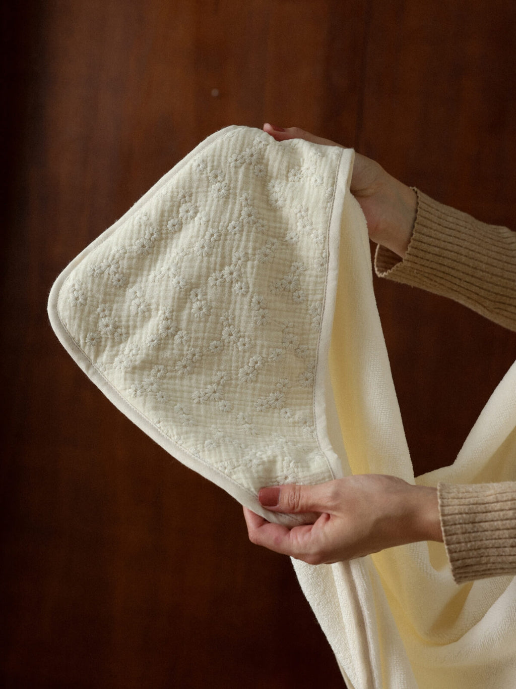 tablier de bain écru broderie