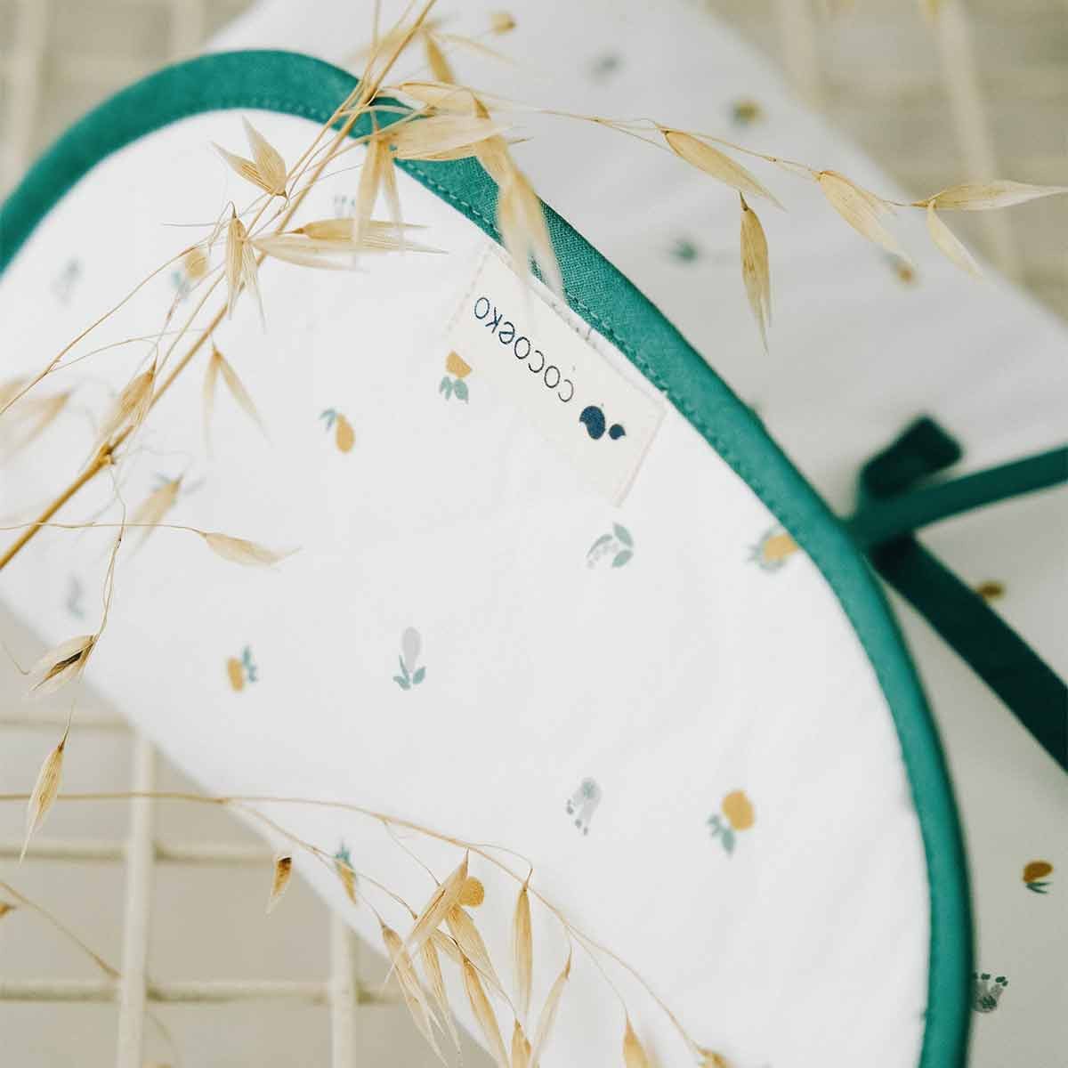 Nomadic outdoor changing mat close up