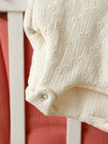 Sleep sack in cotton gauze with English embroidery tog 2 close-up view