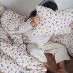 Focus on the pattern of the children's comforter cover pears